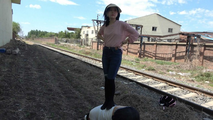 【彼岸花】户外骑马，累瘫贱狗 YC-220617-7