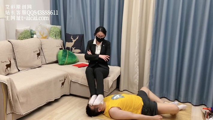 【鹿宝儿原创】老师满足学生的恋足愿望 YC-220226-3