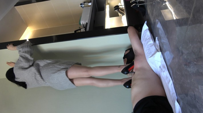 【彼岸花】高跟血虐暴踩乳头 YC-230204-8