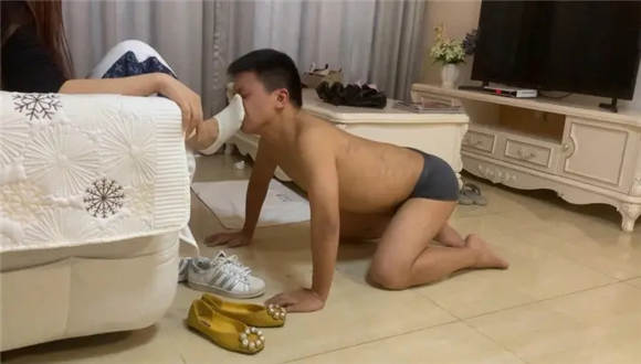 【Brtty】超脏贝壳头船袜羞辱脚下奴