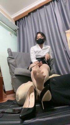 【巍一】模特高跟肉丝捂狗 bf20086