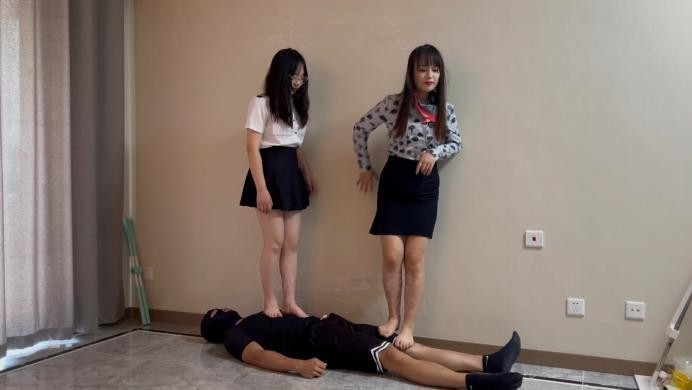 珂玥空姐双人踩踏