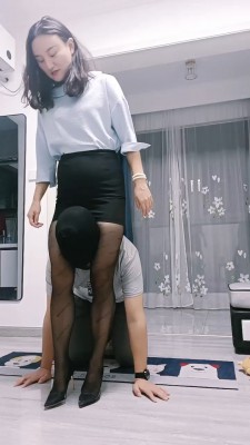 【飞扬绳艺导师】长鞭教训+踹废狗奴 bf19664_HD绳艺资源