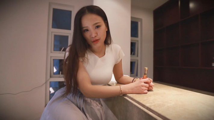 『奴隶岛』—自愿缩小被女友踩死POV k754361564-220129