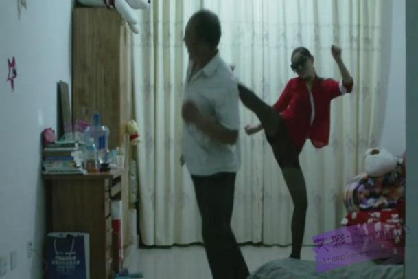 叛逆女弟子(上)–高抬腿踩脖子吐血