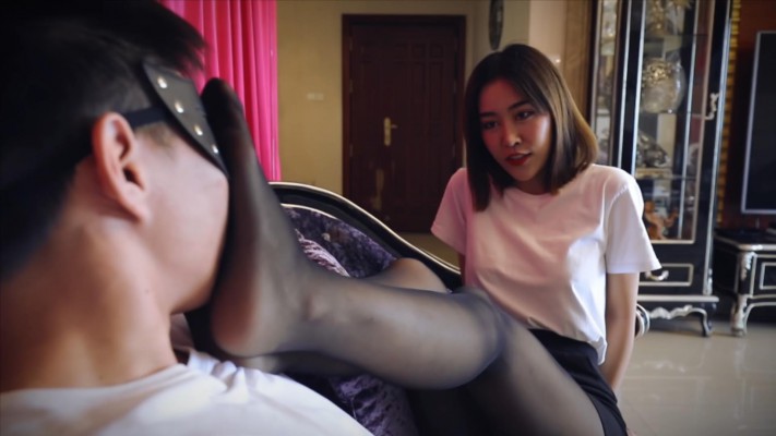 〖H.P.L栖心之栈〗—舔夏芙老师的黑丝脚 HPL-220707