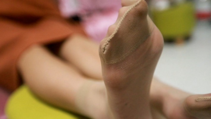 【芊芊】暴汗臭短肉丝pov语言羞辱脚奴