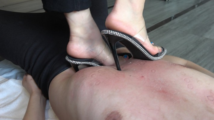 【彼岸花】双高跟狠踩贱狗 YC-230425-11