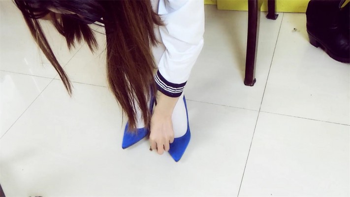 【婧児小主】晓G GTScrush 缩小的学弟被学姐的白丝高跟 冷酷的践踏！YC-220506-3