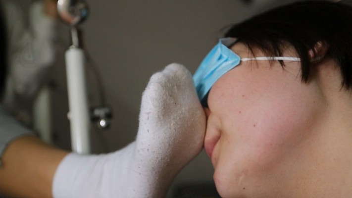 【惑心】贱狗舔我臭白袜