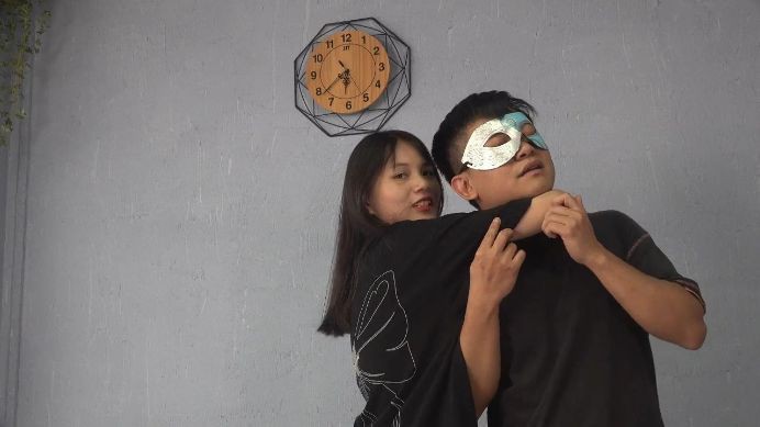 【南国原创】刁蛮女神美妮击败匪徒，腿绞控制呼吸，刺激的语言和剧情！ YC-220529-5