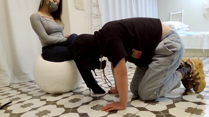 【楼遥女王】驯服人形犬 YC-221104-5