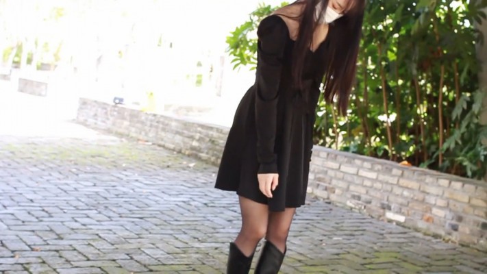 【黑丝诱惑】00后素人姣姣的室外黑丝诱惑长靴踩踏 YC-221110