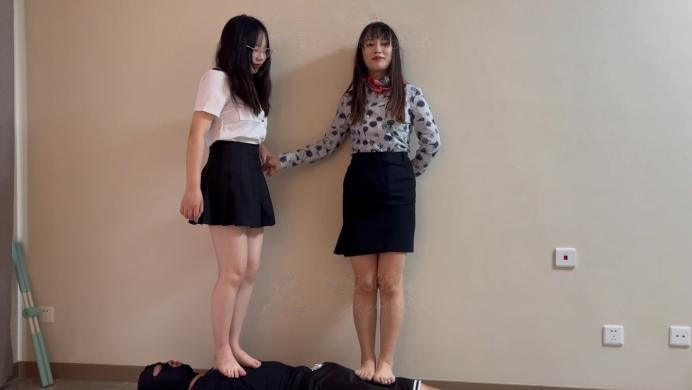珂玥空姐双人踩踏