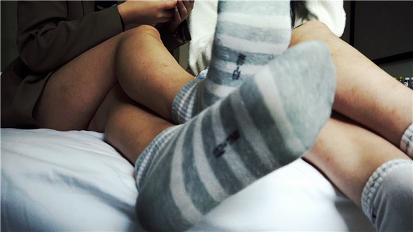 【校园女流氓】POV臭原味谈笑间羞辱除臭脚奴