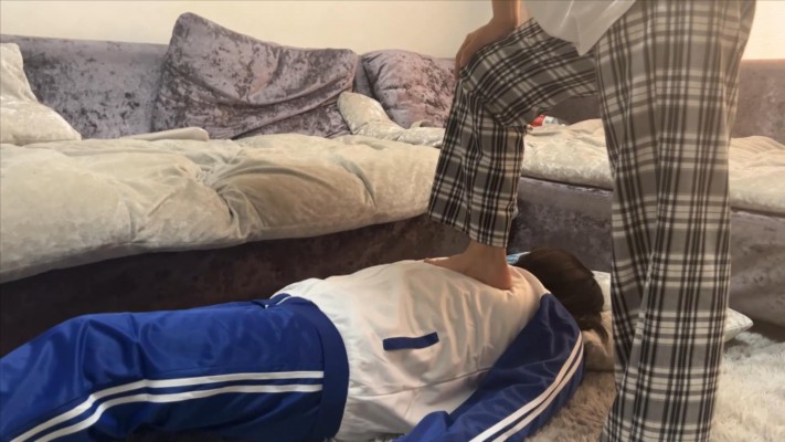 【珂珂女m】家教脚下的女m（上） YC-220430-12