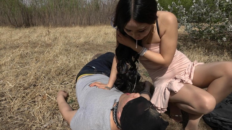 户外重度虐乳,极度羞辱