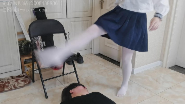 高颜值模特脚耳光 YC-221126-2