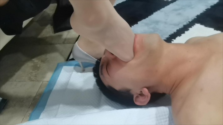 漂亮小姐姐深喉插吐血 YC-220601-8