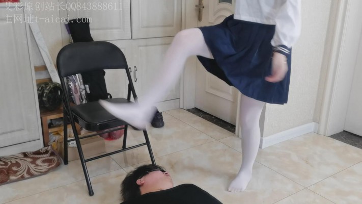 高颜值模特脚耳光 YC-221126-2