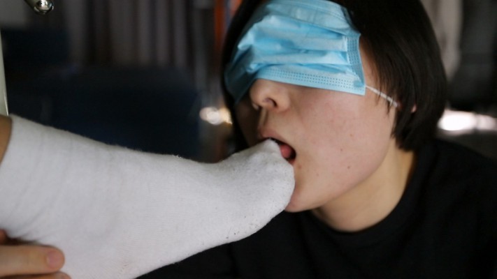 【惑心】贱狗舔我臭白袜