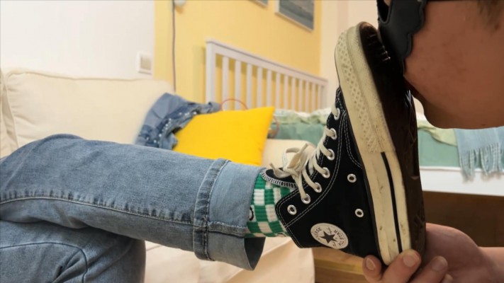 【子怡工作室】给姐姐清理鞋底的狗 YC-220503-3