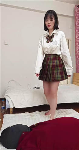 娇娇暴虐脚耳光