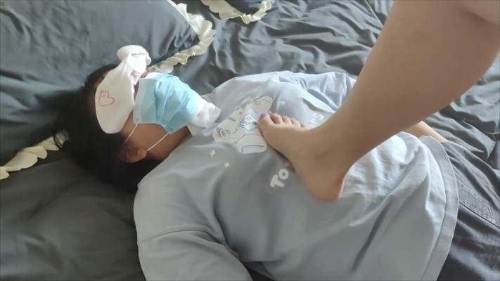 【00后小彤】把闺蜜变成狗来玩 YC-220724-2